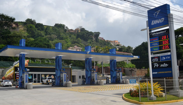 El Salvador: Autorizan compra de gasolineras